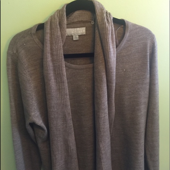 Sweater brown tan with attached scarf - Picture 1 of 4